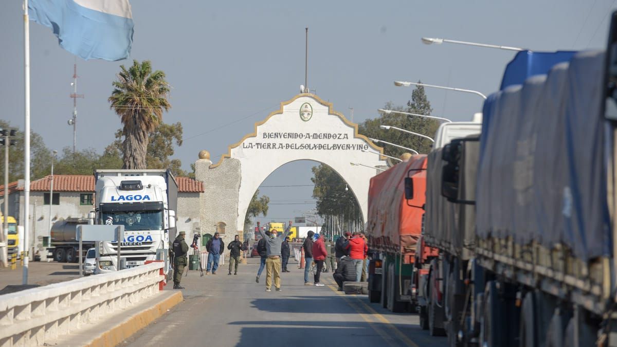 Incidentes, discusiones y otras historias del corte a San Luis. Foto: Martín Pravata