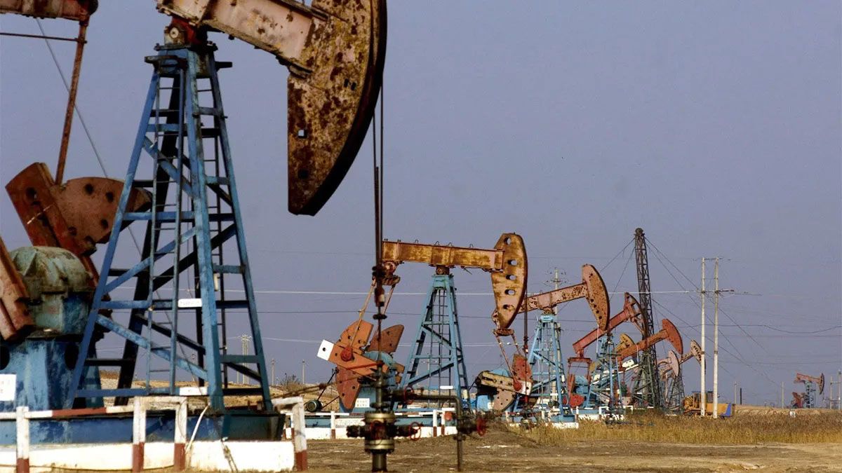 Mendoza prepara su aval para que YPF ceda el área petroleraLlancanelo a Petroquímicos Comodoro Rivadavia.