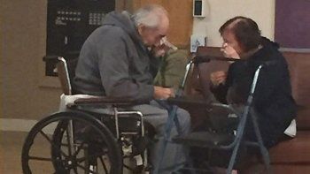 La foto más triste: los separan tras 62 años de casados