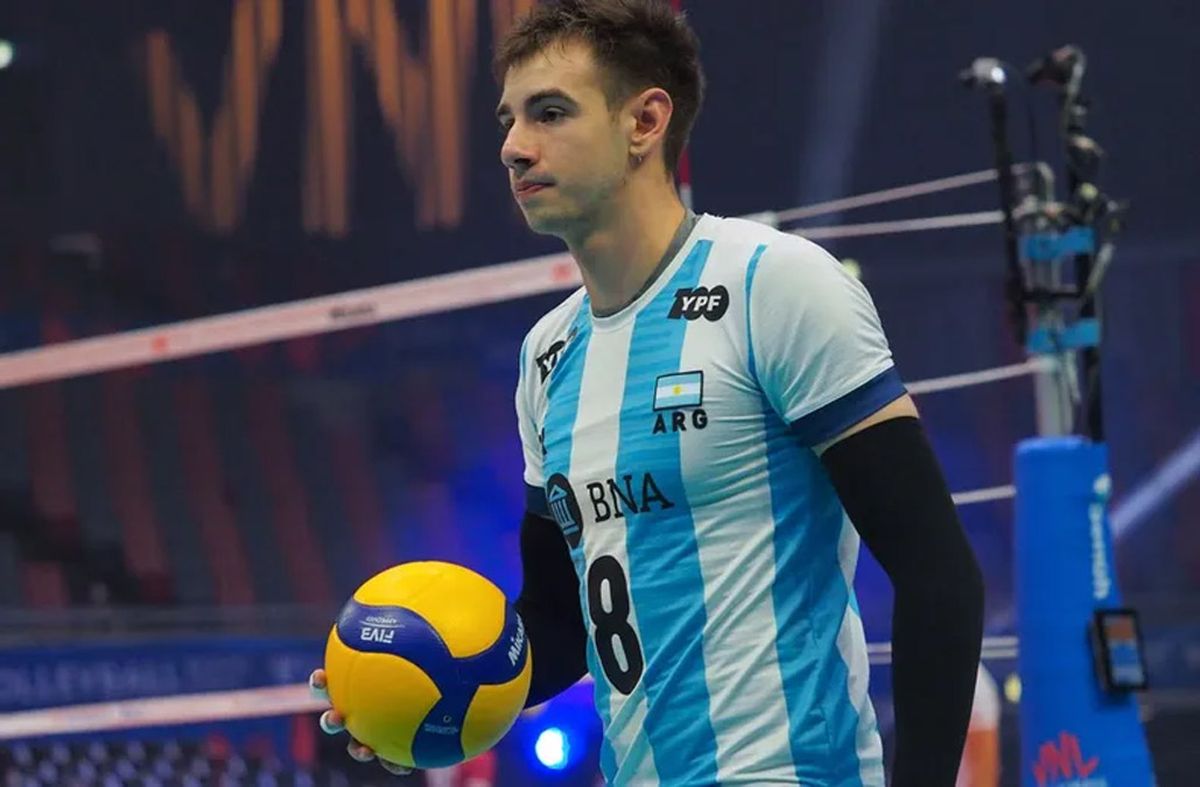 Agustín Loser brilla con la Selección argentina de vóleibol.
