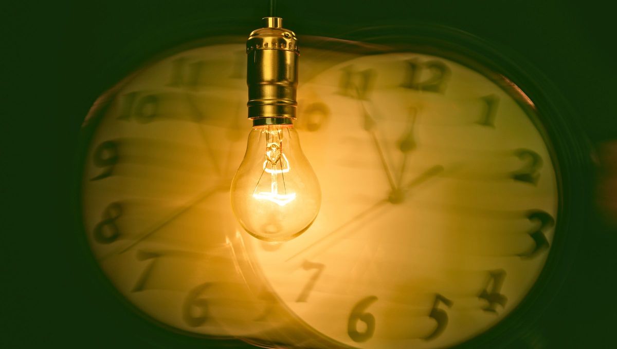 La falta de los relojes es un elemento estratégico de la psicología ambiental, cuyo objetivo es desconectarte del paso del tiempo. La falta de los relojes es un elemento estratégico de la psicología ambiental, cuyo objetivo es desconectarte del paso del tiempo.