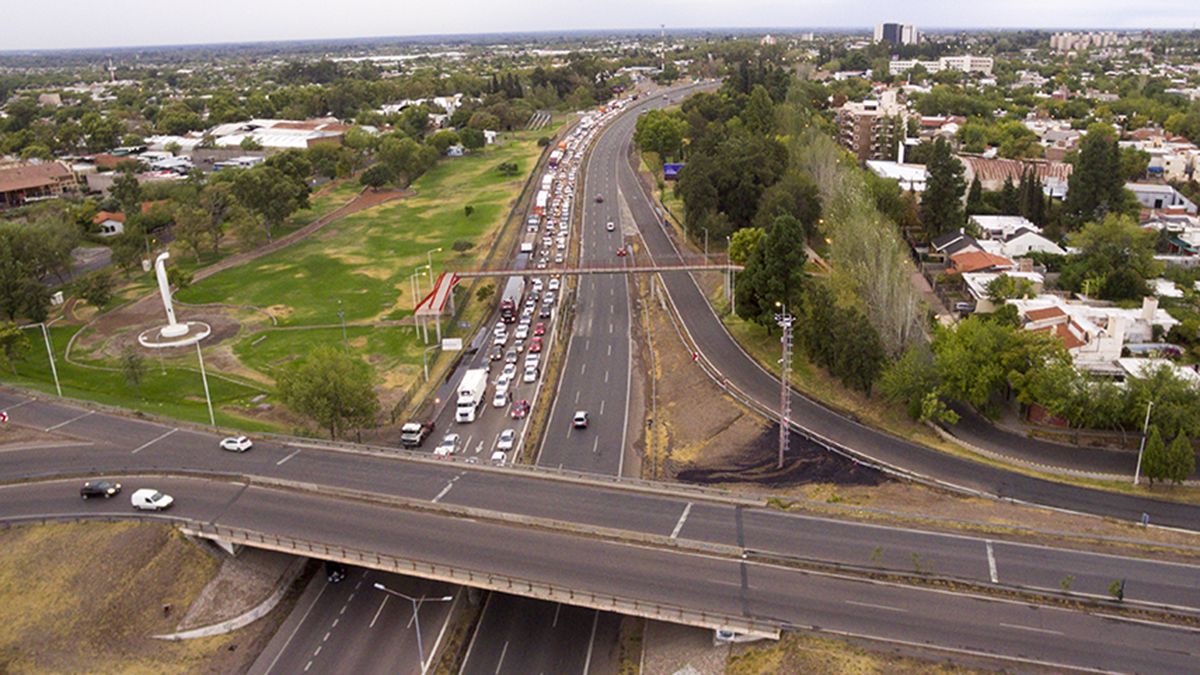 Así estaba el principal nudo vial de Mendoza en los días de la cuarentena estricta cuando estaba vigente la Fase 1