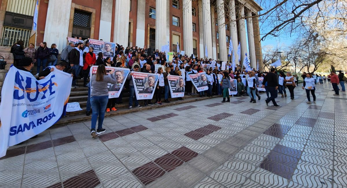 El SUTE hizo una denuncia contra la DGE por incumplimientos paritarios.