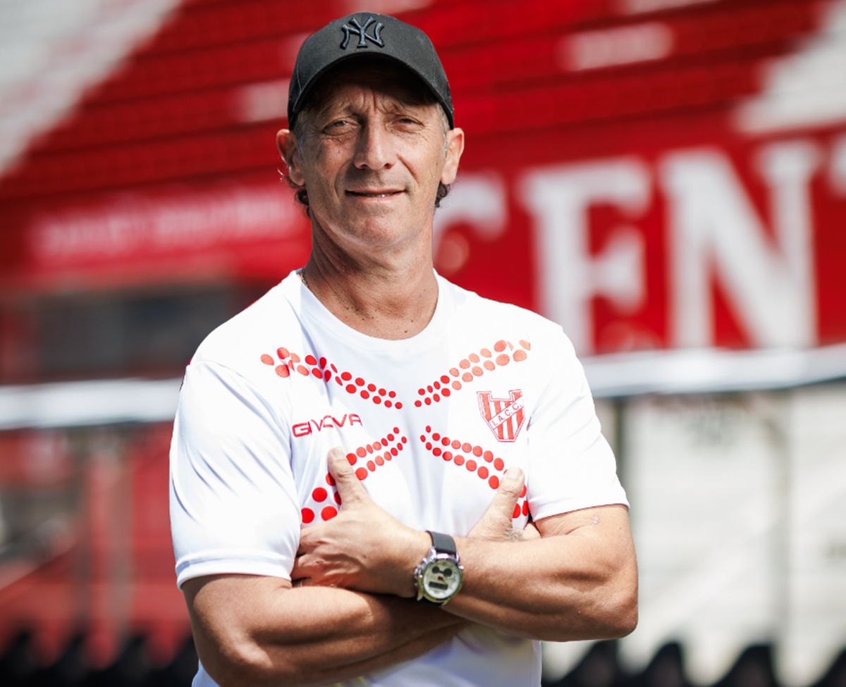 Pedro Troglio vuelve al fútbol argentino y con Claudio Caniggia como representante. Pedro Troglio vuelve al fútbol argentino y con Claudio Caniggia como representante.