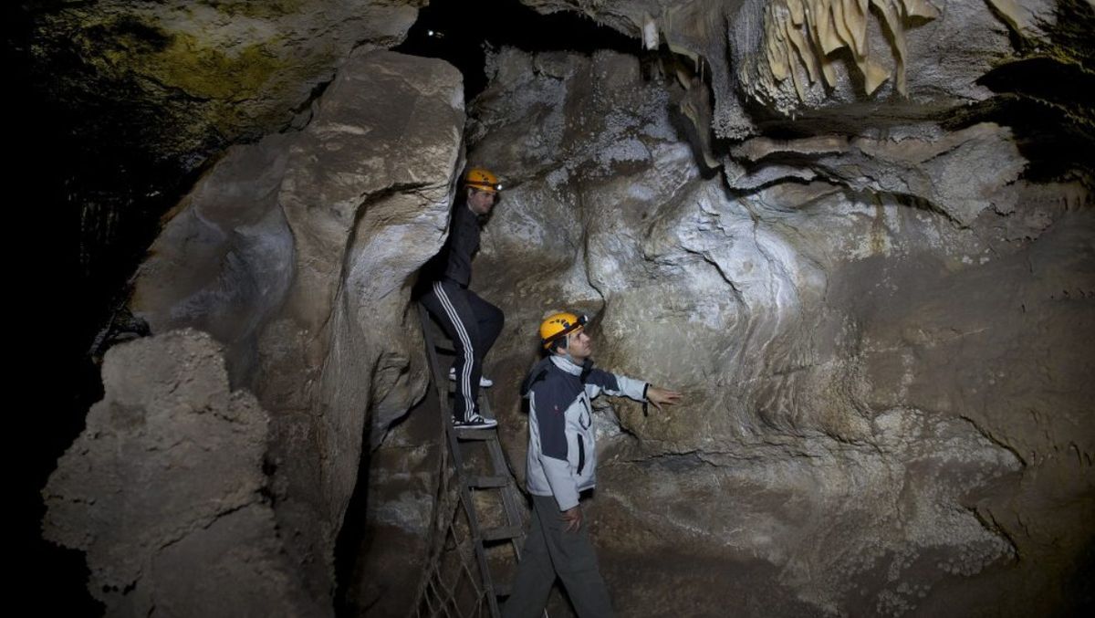 Para quienes osan internarse en las entrañas de la Tierra, la Caverna de las Brujas puede ser ideal. Para quienes osan internarse en las entrañas de la Tierra, la Caverna de las Brujas puede ser ideal.