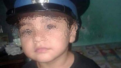 El pequeño niño estuvo un mes en terapia intensiva.