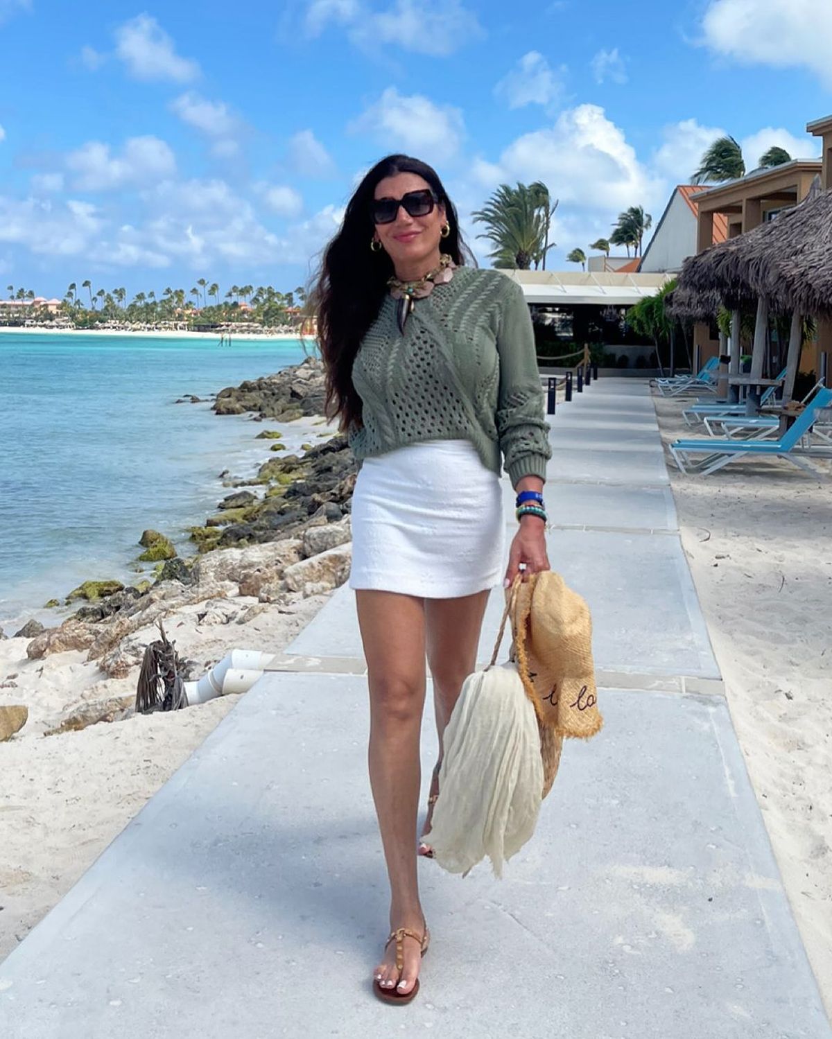 A sus 49 años, Florencia de la V confirma que es la reina de la mini ultra XS al ras y paraliza el Caribe. A sus 49 años, Florencia de la V confirma que es la reina de la mini ultra XS al ras y paraliza el Caribe.