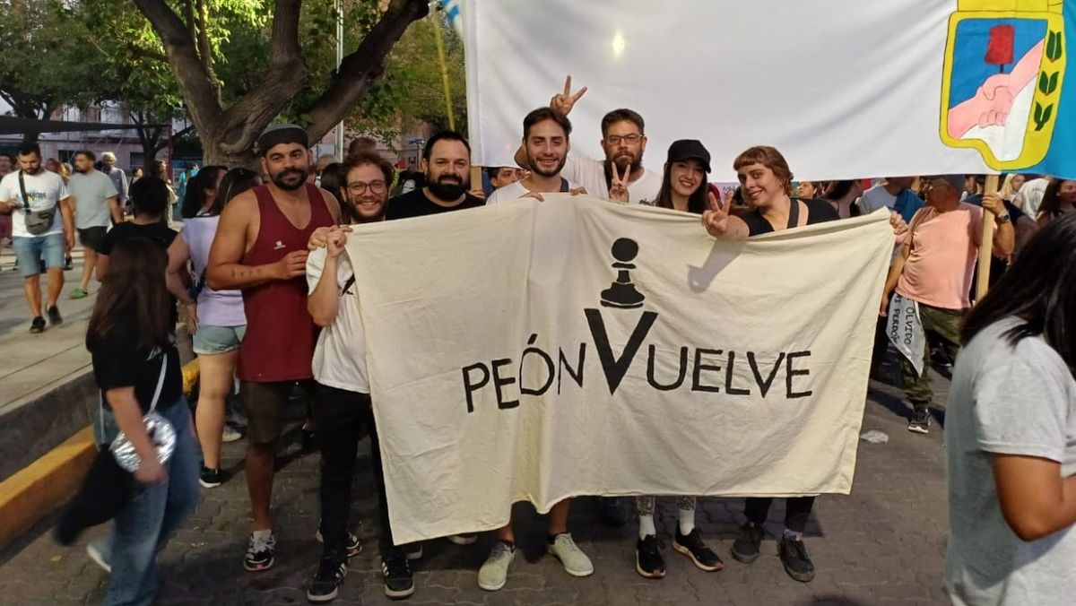Algunos integrantes de Peón Vuelve Mendoza.