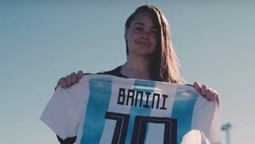 La mendocina Estefanía Banini, la cara de la Selección en un spot para la FIFA