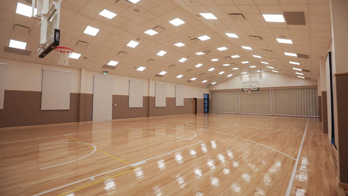 Templo mormón en Mendoza. El centro de arribo cuenta con instalaciones deportivas para recibir a contigentes de otras provincias. Templo mormón en Mendoza. El centro de arribo cuenta con instalaciones deportivas para recibir a contigentes de otras provincias.