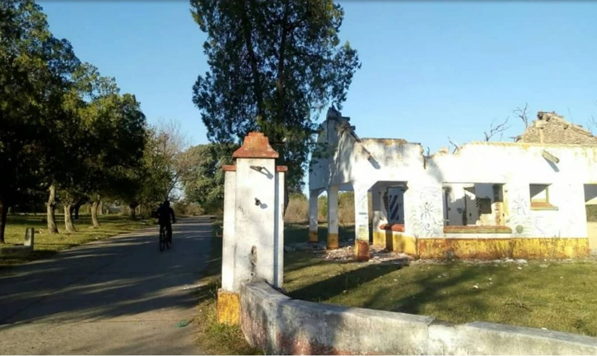 Muerte dudosa. Un joven soldado de 21 años fue encontrado muero dentro de un tanque militar, en un cuartel del Ejército Argentino en Corrientes. Muerte dudosa. Un joven soldado de 21 años fue encontrado muero dentro de un tanque militar, en un cuartel del Ejército Argentino en Corrientes. 