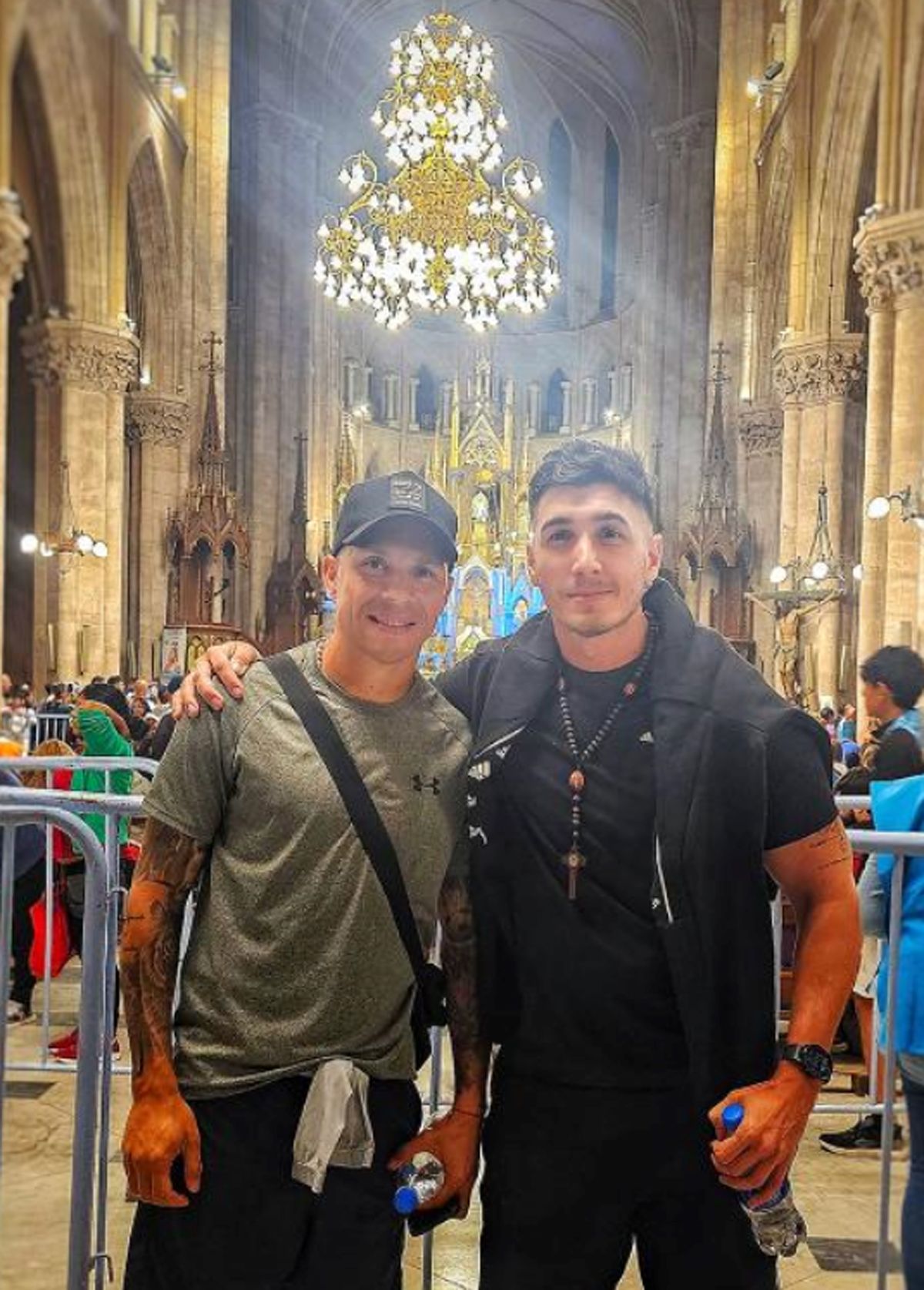Enzo y Nico en la Basílica de Luján. Enzo y Nico en la Basílica de Luján.