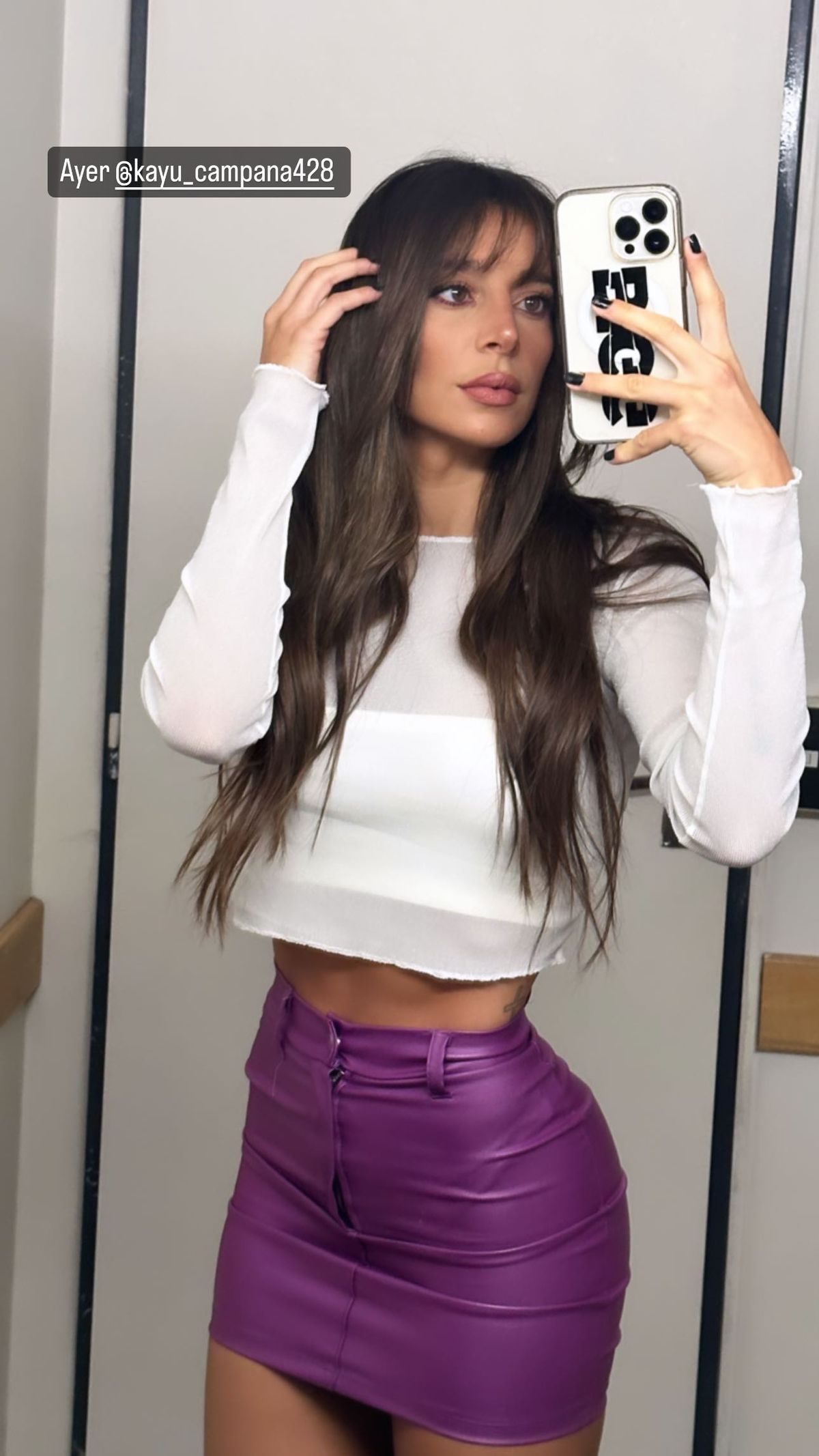 Sol Pérez se puso una mini-cinturón tan ajustada que se le marcó hasta su dinimuta ropa interior.