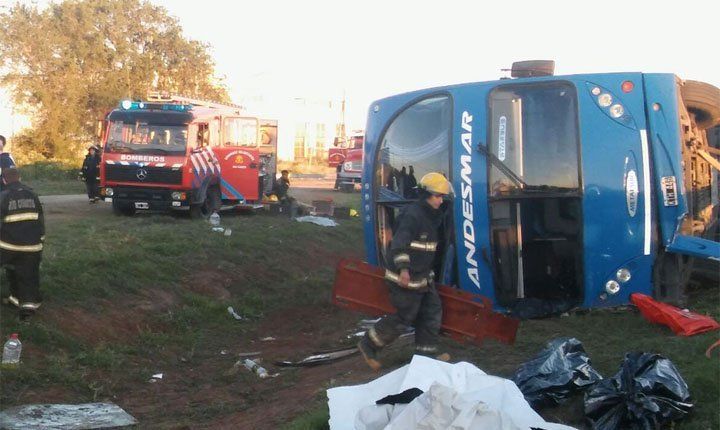 Dos mujeres murieron en un vuelco de un micro de Andesmar que viajaba hacia Mendoza