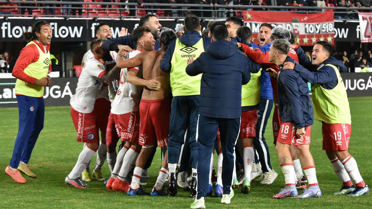 Argentinos Juniors eliminó a Estudiantes.