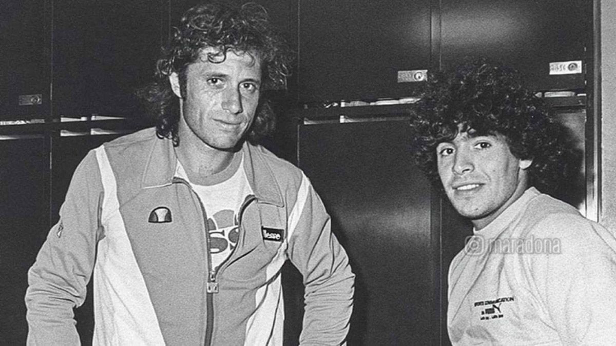 Guillermo Vilas y Diego Maradona, dos de los m&aacute;s grandes del deporte argentino