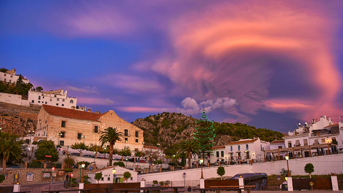 Este pueblo de Málaga es conocido por su hermoso casco histórico. Este pueblo de Málaga es conocido por su hermoso casco histórico.