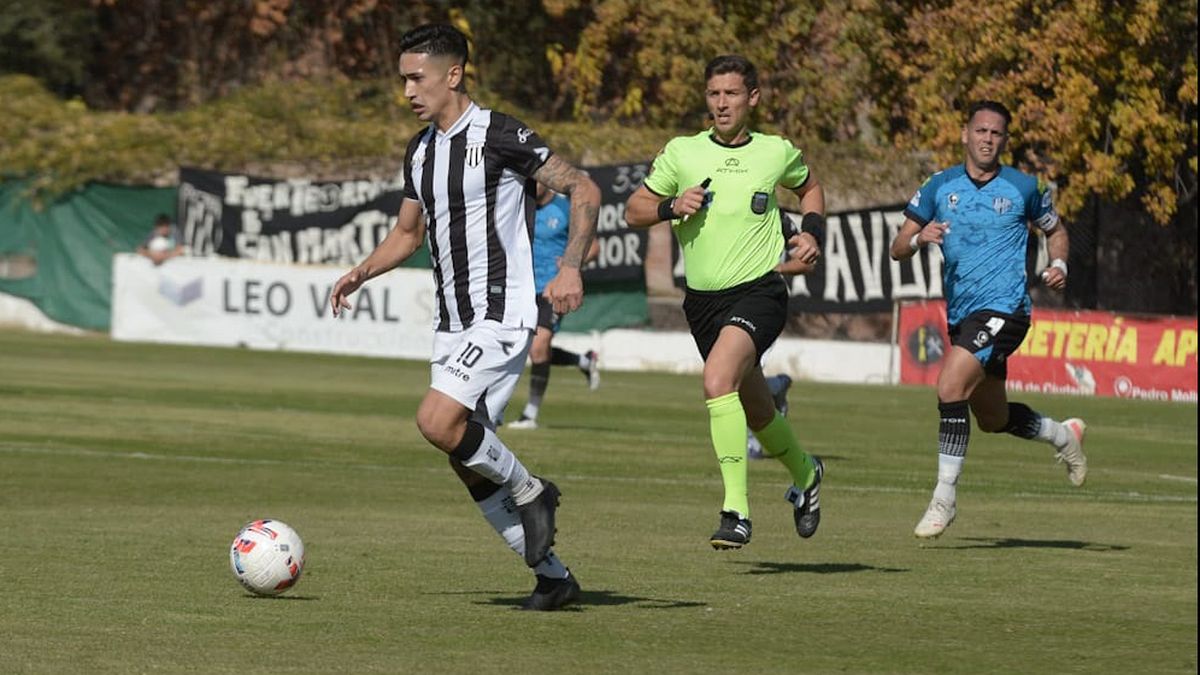 Santiago Solari uno de los jugadores claves en Gimnasia y Esgirma.