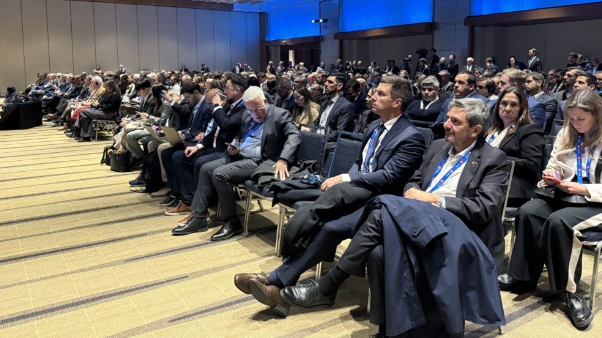 Pasó el día 2 de Mendoza en la feria minera PDAC de Canadá. Pasó el día 2 de Mendoza en la feria minera PDAC de Canadá.