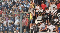 Azules y Blanquinegros miran la tabla de posiciones: así quedaron ubicados