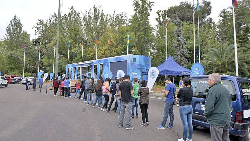 El móvil del Registro Civil hizo casi 12 mil documentos en Mendoza en 2018