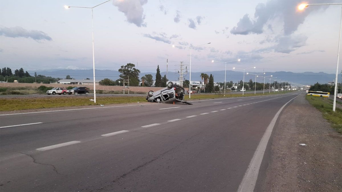 Una mujer murió y dos personas fueron internadas tras un accidente vial en Guaymallén