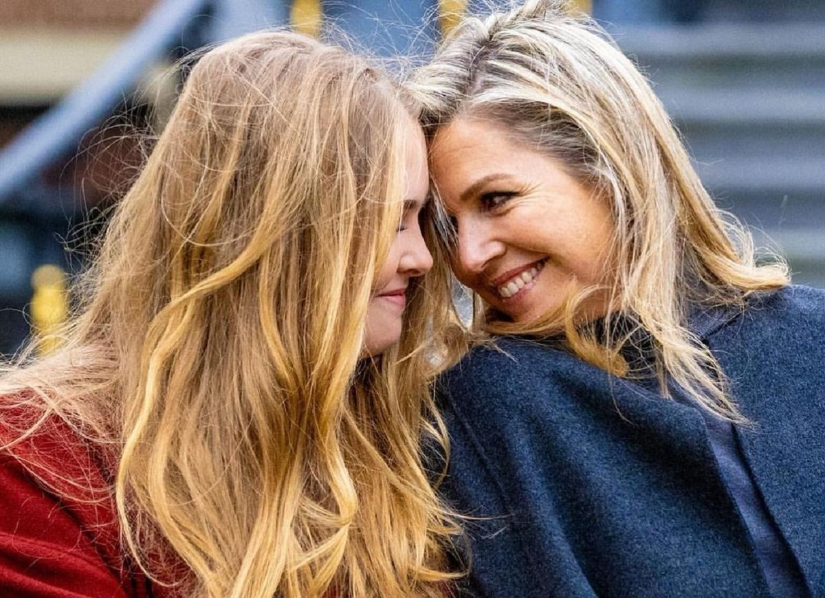 Máxima de los Países Bajos junto a su hija mayor.