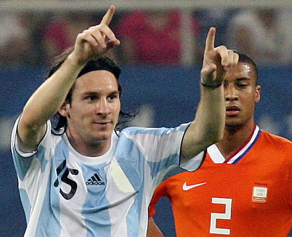 Leo Messi jugó 3 veces ante Países Bajos y le marcó un gol