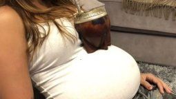 ¿En esta panzota hay una nena?