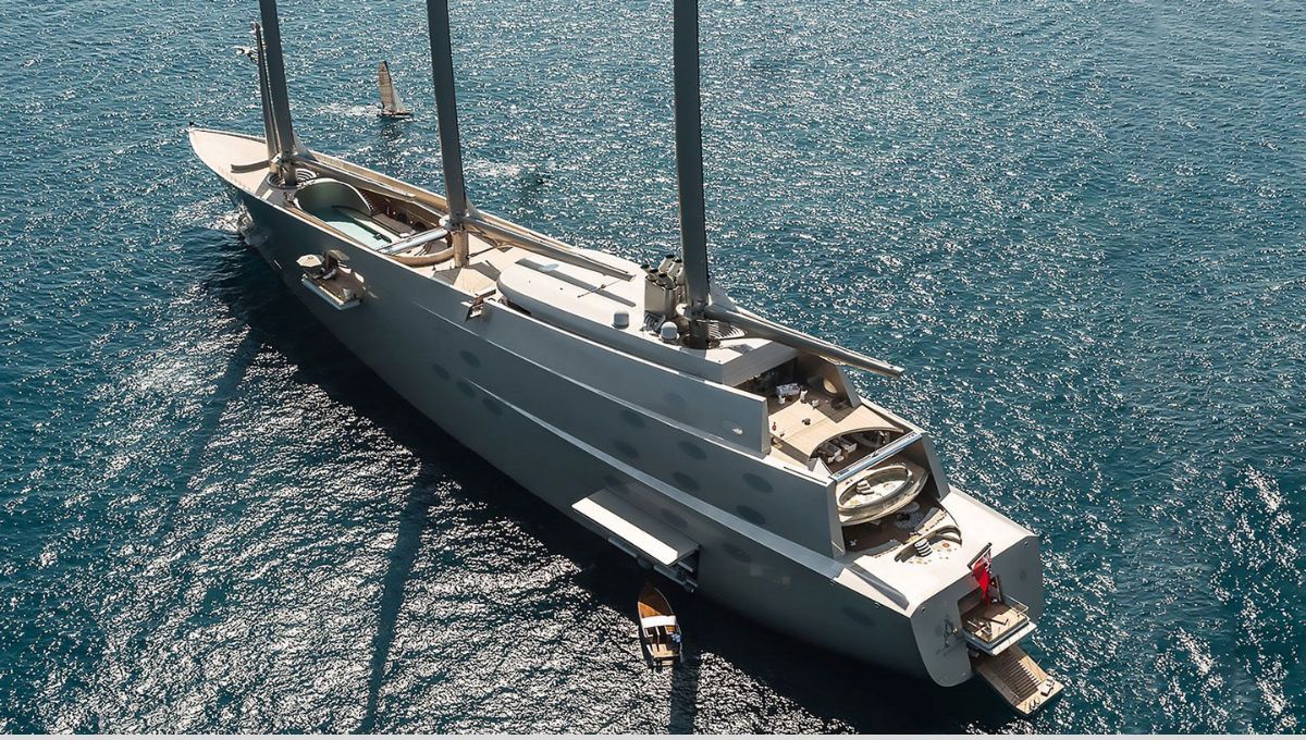 Además de batir el récord del velero más grande del mundo gracias a sus 142, 81 metros de eslora, el Sailing Yacht A también ha sido galardonado con otros premios, tales como el “Yate a vela del año 2017” y "Mejor yate a vela mayor de 40 metros de 2017". Además de batir el récord del velero más grande del mundo gracias a sus 142, 81 metros de eslora, el Sailing Yacht A también ha sido galardonado con otros premios, tales como el “Yate a vela del año 2017” y "Mejor yate a vela mayor de 40 metros de 2017". 