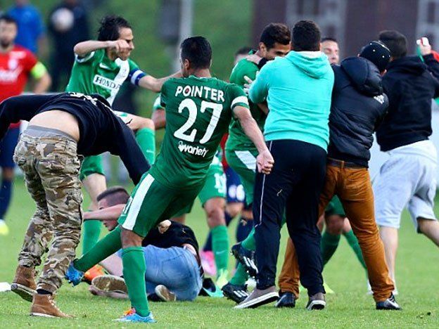 Hinchas pro palestinos golpearon a jugadores del Maccabi Haifa