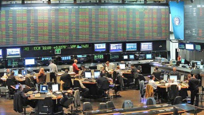 Con el repunte de los bonos en dólares, el riesgo país tocó su nivel más bajo en 7 años. Con el repunte de los bonos en dólares, el riesgo país tocó su nivel más bajo en 7 años.