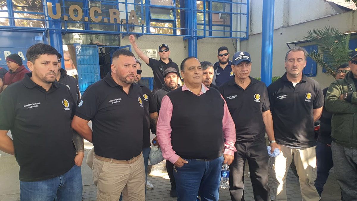 Miguel Ponce, secretario general de la UOCRA, encabezó la marcha pro minería en Mendoza. El intendente de Malargüe, Juan Manuel Ojeda, se ausentó por un viaje a Chile.