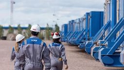 Jerárquicos de YPF acordaron con la empresa por contratos en las áreas maduras de Mendoza.