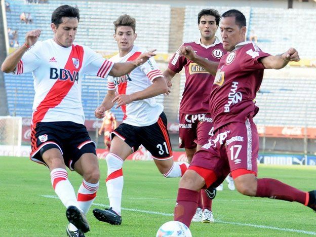 El primero de los titulares: River visita a Peñarol en un amistoso