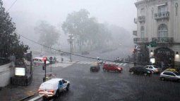 Hay vuelos cancelados en Mendoza por las intensas lluvias en Buenos Aires