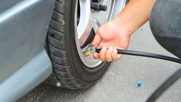 Si te espera un viaje largo evita cometer este error con las ruedas de tu auto