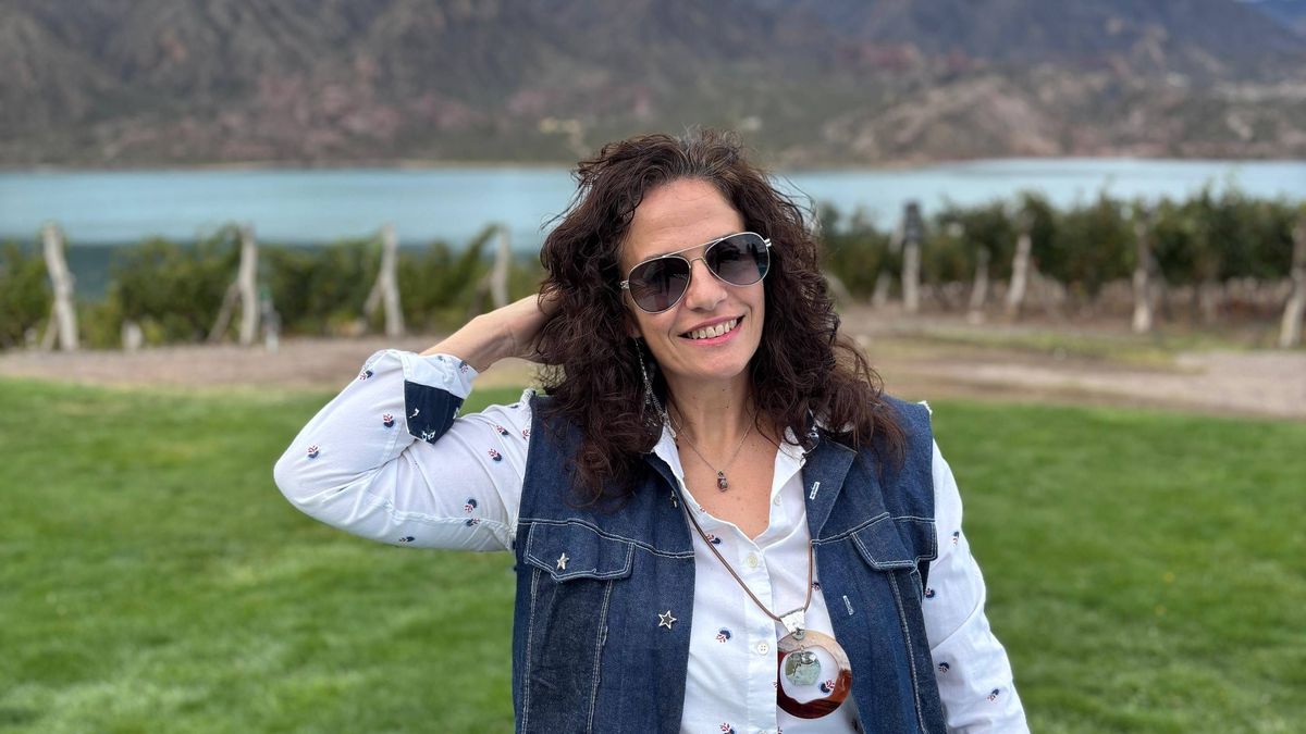 Carina Anconetani es docente de primaria y amante de Luján. Carina Anconetani es docente de primaria y amante de Luján.