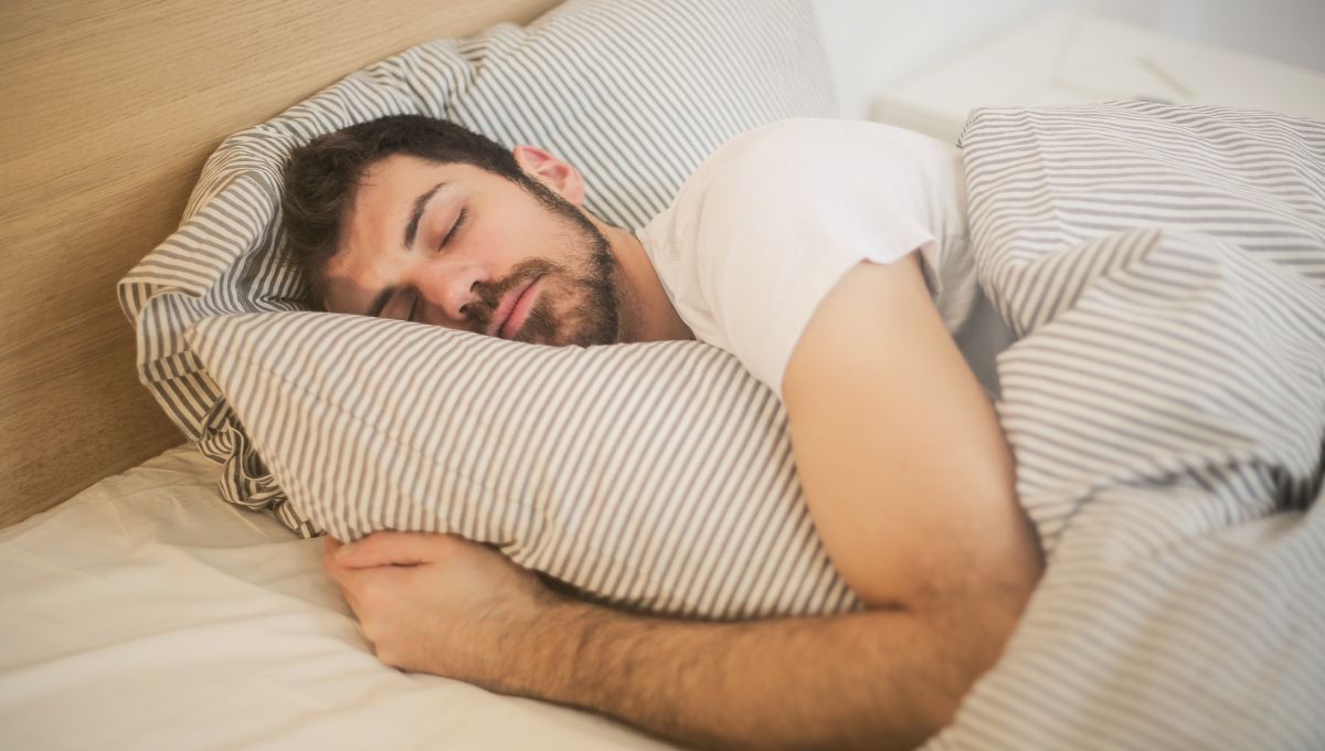 Qué significa dormir abrazada a la almohada. Qué significa dormir abrazada a la almohada.