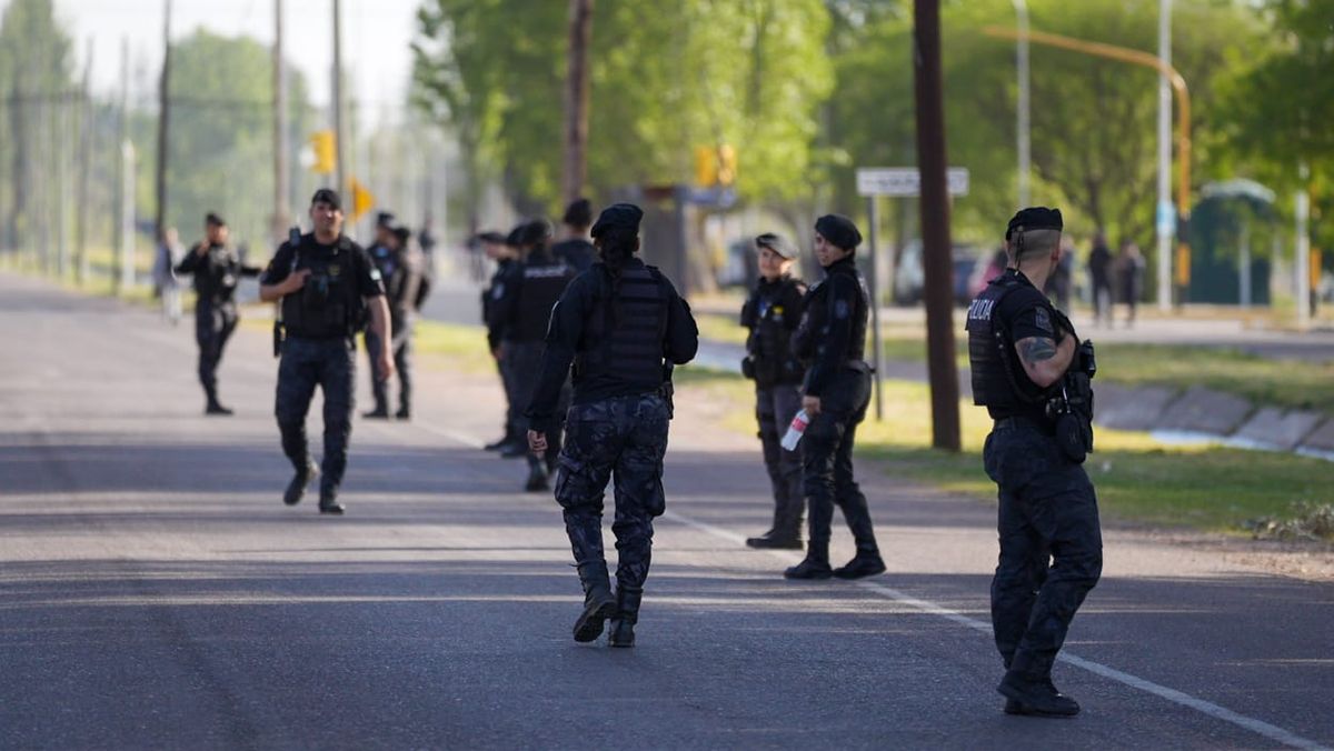 Javier Milei en San Rafael: enorme operativo de seguridad ante la llegada del presidente. Javier Milei en San Rafael: enorme operativo de seguridad ante la llegada del presidente.