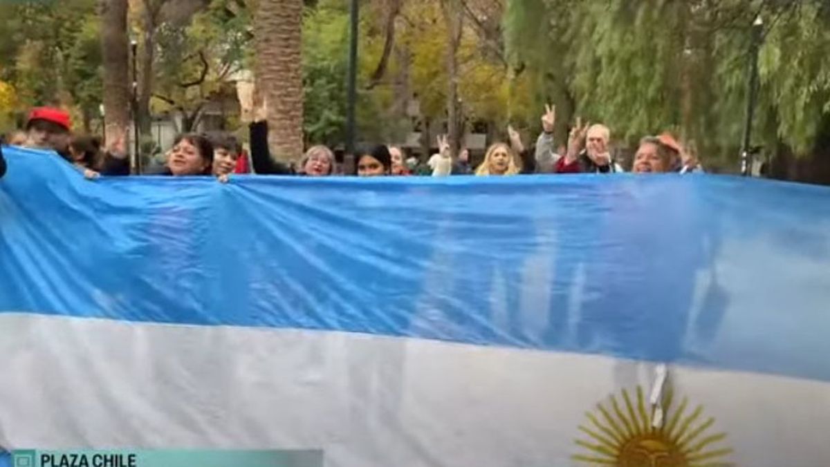 Desde Mendoza viajaron cerca de 30 micros. Desde Mendoza viajaron cerca de 30 micros.