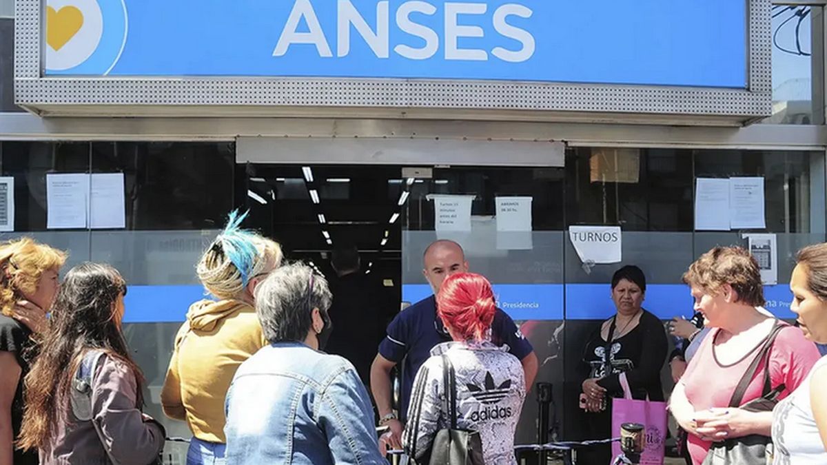 ANSES reveló si pagará el BENEFICIO de $202.800 en abril 2024