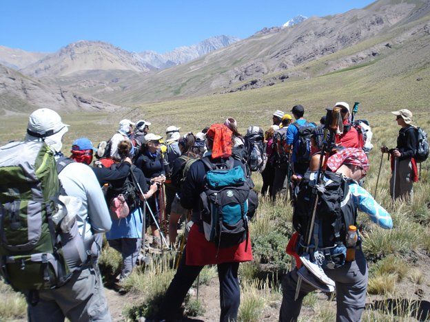 Intrépidos caminantes cruzarán la cordillera por Portillo Piuquenes