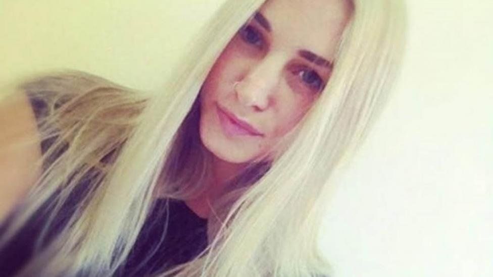 Besó a su novio y murió