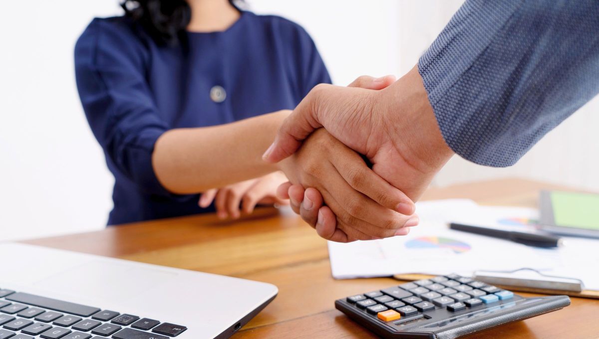 El 6 de septiembre de 1979 se produjo la fusión de las dos entidades decanas de las Relaciones Públicas en Argentina: la Asociación Argentina de Relaciones Públicas (AARP) y el Círculo Argentino de Profesionales de Relaciones Públicas. El 6 de septiembre de 1979 se produjo la fusión de las dos entidades decanas de las Relaciones Públicas en Argentina: la Asociación Argentina de Relaciones Públicas (AARP) y el Círculo Argentino de Profesionales de Relaciones Públicas.