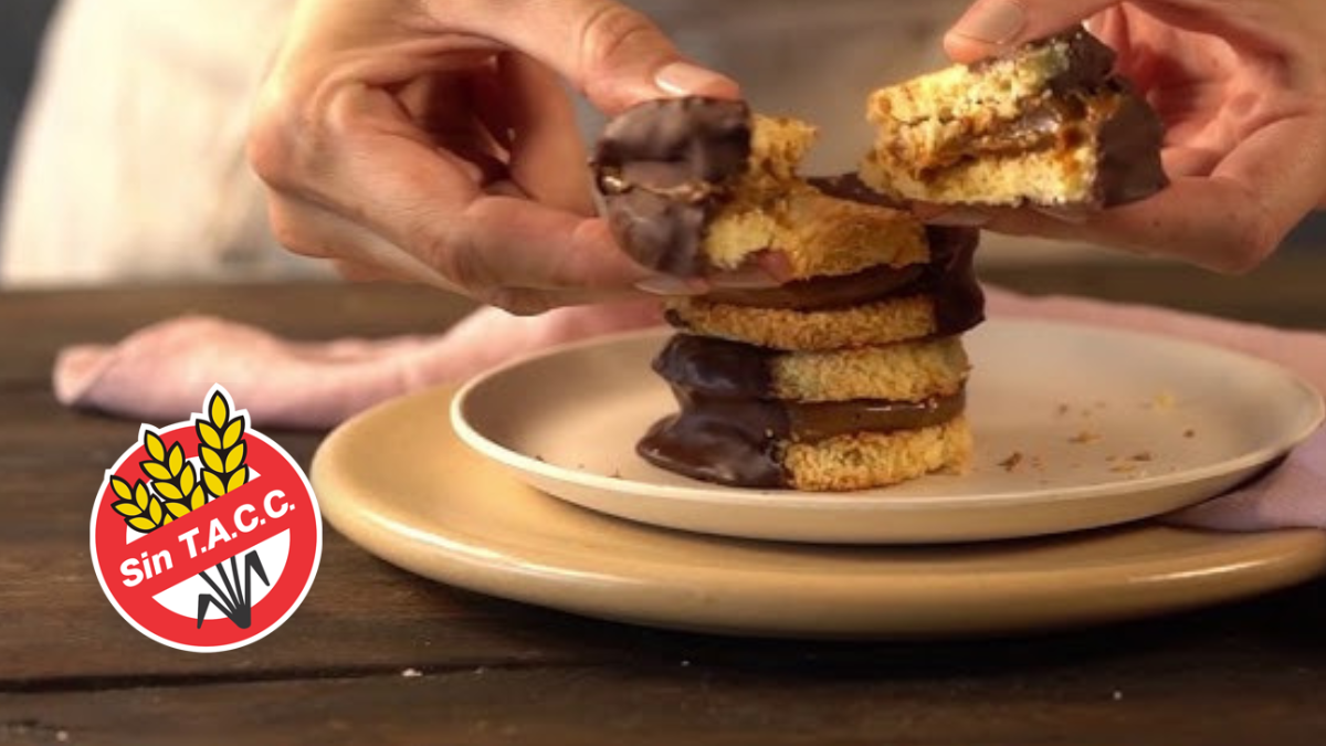 Esta receta sin TACC de alfajores de coco es una verdadera delicia. Esta receta sin TACC de alfajores de coco es una verdadera delicia.