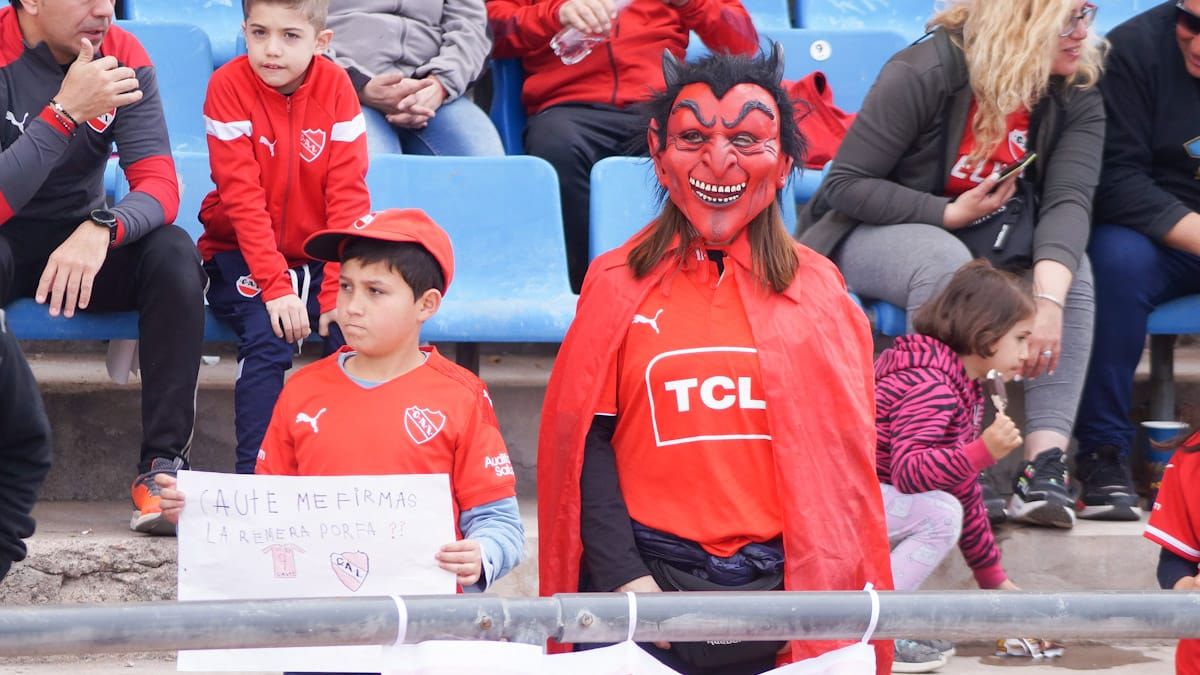 Los hinchas de Independiente fueron mayoría ante Estudiantes por la Copa Argentina Los hinchas de Independiente fueron mayoría ante Estudiantes por la Copa Argentina