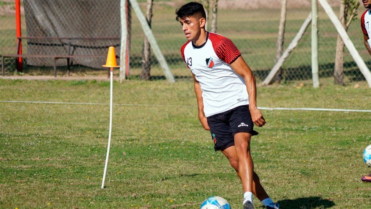 Hernán Sosa ya se entrenó con sus nuevos compañeros. (Fotos gentileza Prensa Deportivo Maipú).
