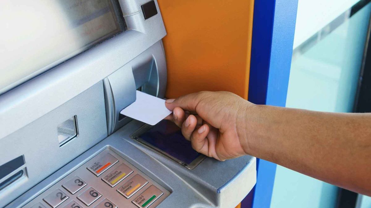 Esquiva una estafa: el truco de seguridad para evitar robos en los cajeros automáticos Esquiva una estafa: el truco de seguridad para evitar robos en los cajeros automáticos
