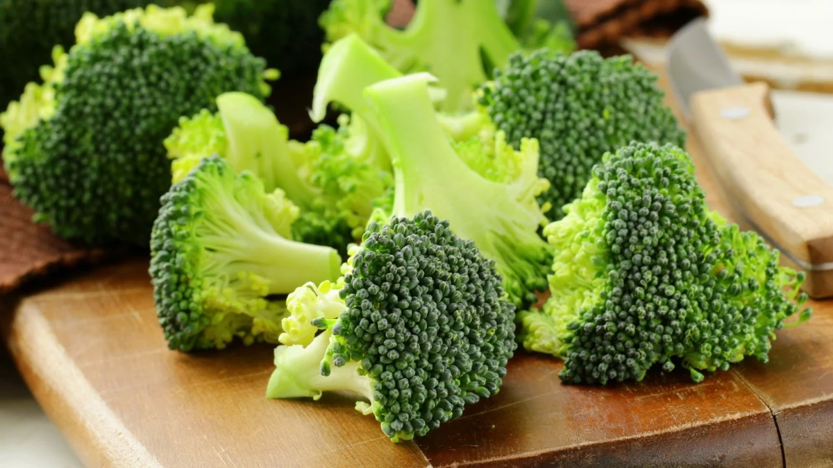 Brócoli. El brócoli tiene muchos beneficios para la salud que pocos conocen. Brócoli. El brócoli tiene muchos beneficios para la salud que pocos conocen. 